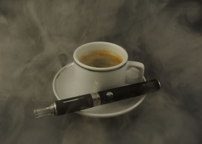 E-cigarete mogu dovesti do hroničnih bolesti pluća, njihova para štetna je kao i duhanski dim
